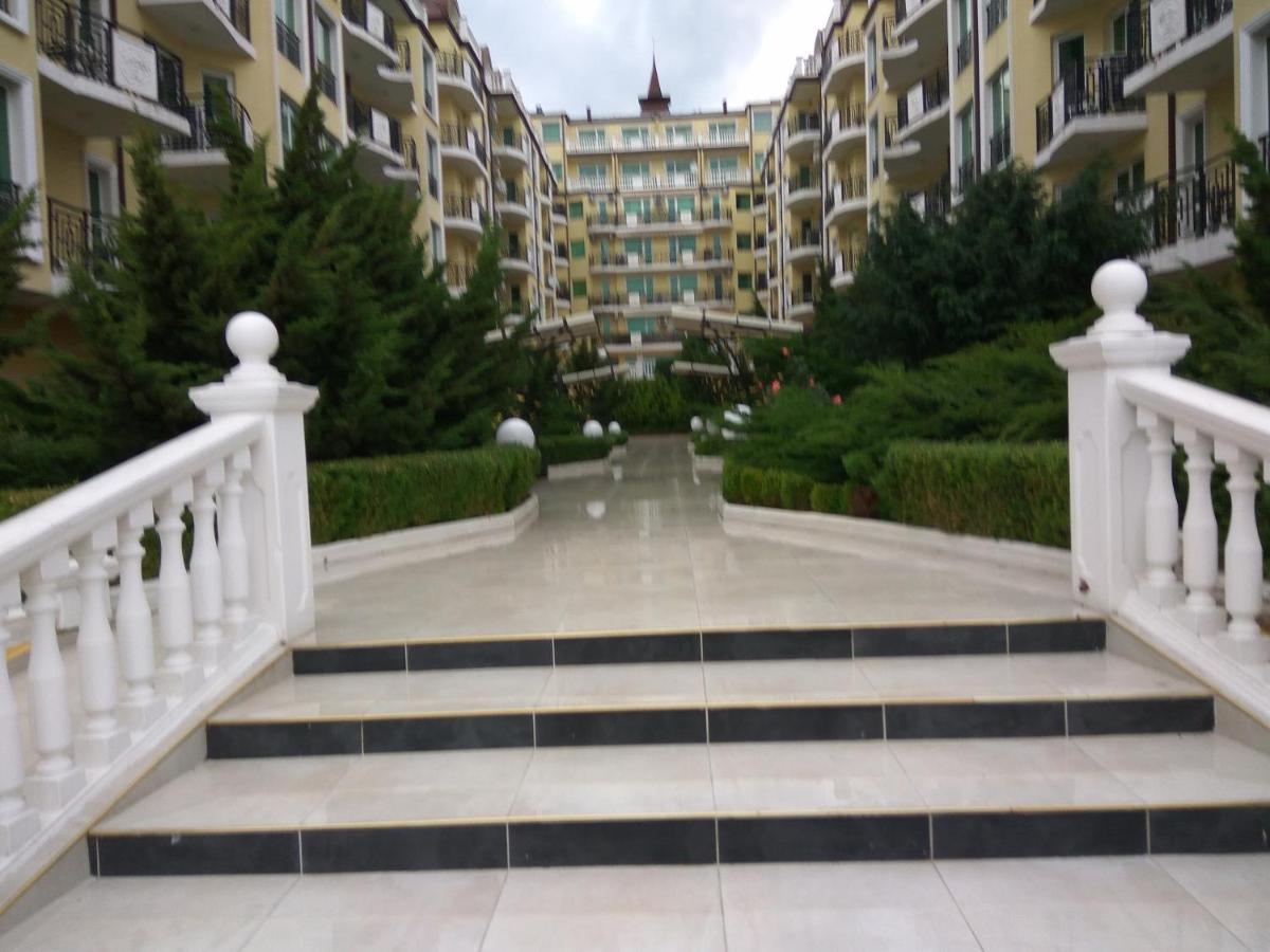 Апартаменты Талиана Бич Курорта Елените Bagian luar foto